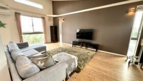 いすみ市日在、中古一戸建ての居間画像です