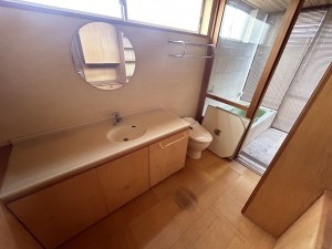 勝浦市興津久保山台、中古一戸建ての洗面画像です
