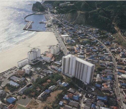 夷隅郡御宿町浜、マンションの外観画像です