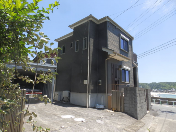 勝浦市守谷、中古一戸建ての外観画像です