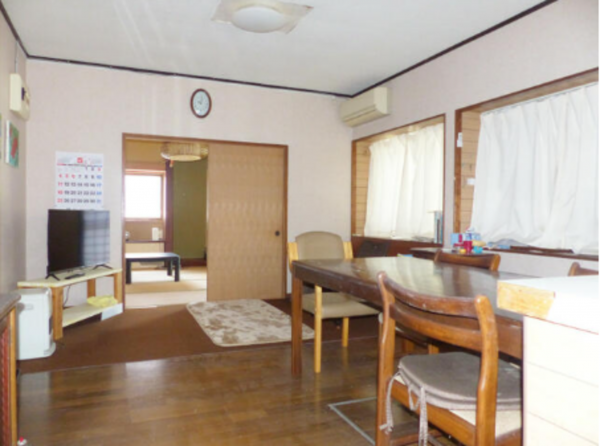 勝浦市墨名、中古一戸建ての画像です