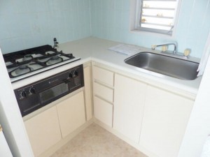 勝浦市興津、マンションのキッチン画像です