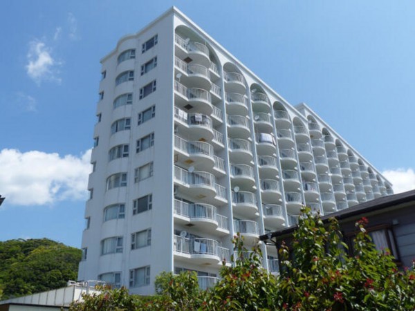 勝浦市興津、マンションの外観画像です