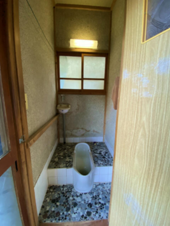 勝浦市浜行川、中古一戸建てのトイレ画像です