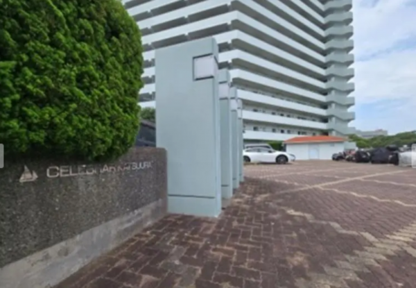 勝浦市川津、マンションの外観画像です
