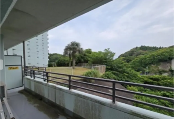 勝浦市川津、マンションの外観画像です
