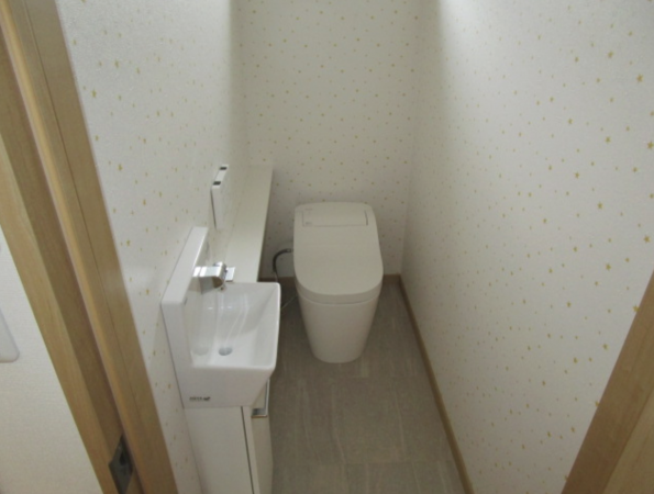 いすみ市国府台、中古一戸建てのトイレ画像です
