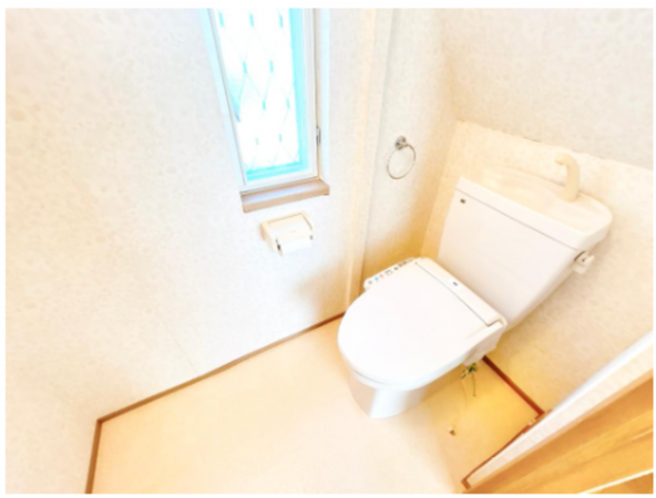 いすみ市日在、中古一戸建てのトイレ画像です