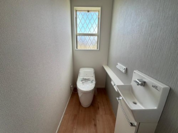 いすみ市弥正、新築一戸建てのトイレ画像です