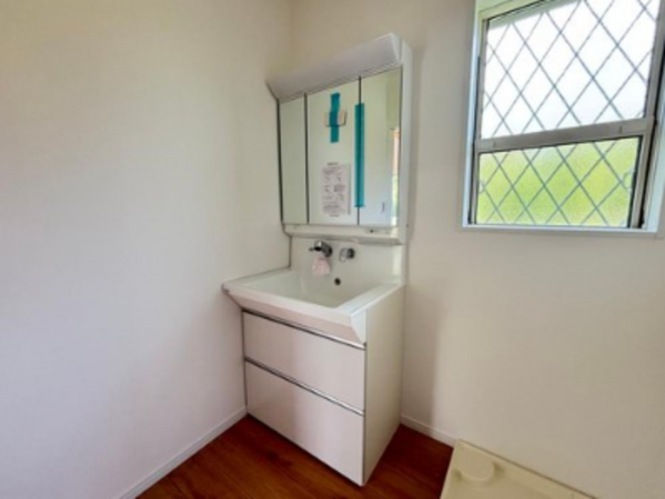 いすみ市弥正、新築一戸建ての洗面画像です