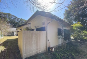 勝浦市松部、中古一戸建ての外観画像です