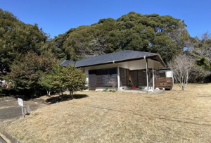 勝浦市松部、中古一戸建ての外観画像です