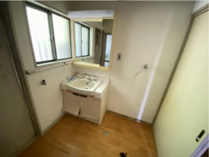 勝浦市松部、中古一戸建ての洗面画像です