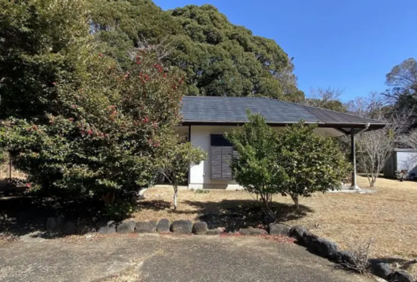 勝浦市松部、中古一戸建ての外観画像です