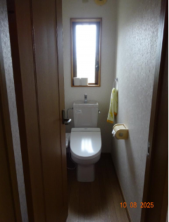 勝浦市芳賀、中古一戸建てのトイレ画像です