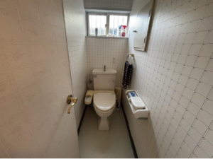 勝浦市松野、中古一戸建てのトイレ画像です