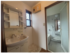 いすみ市深堀、中古一戸建ての洗面画像です