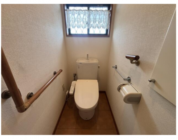 いすみ市深堀、中古一戸建てのトイレ画像です