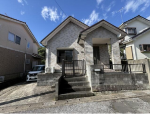 勝浦市出水、中古一戸建ての外観画像です