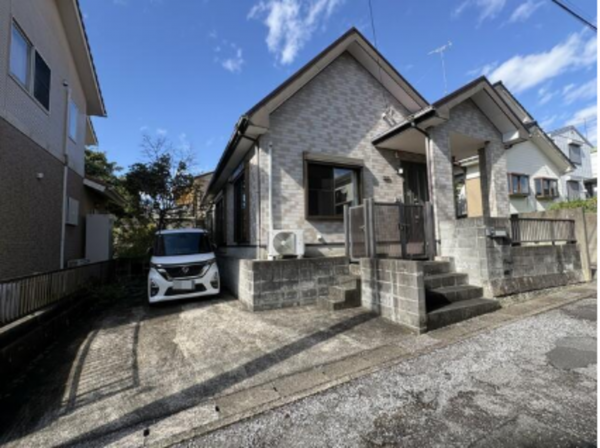 勝浦市出水、中古一戸建ての外観画像です