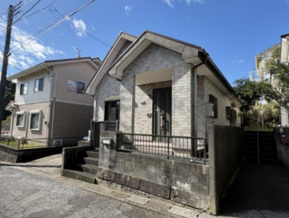 勝浦市出水、中古一戸建ての外観画像です