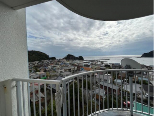 勝浦市興津、マンションの画像です
