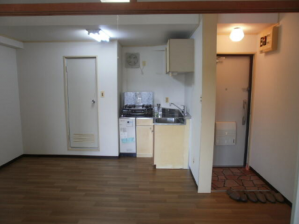 勝浦市墨名、マンションのキッチン画像です