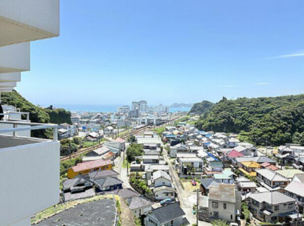 勝浦市墨名、マンションの画像です