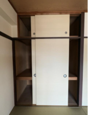 勝浦市墨名、マンションの収納画像です