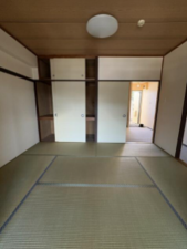 勝浦市墨名、マンションの画像です