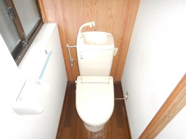 いすみ市岬町、中古一戸建てのトイレ画像です