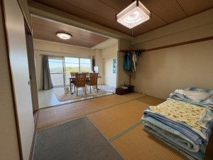 勝浦市墨名、マンションの画像です