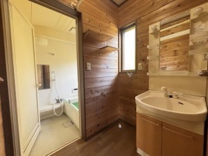 いすみ市岬町、中古一戸建ての洗面画像です