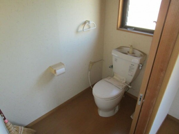 いすみ市大原、中古一戸建てのトイレ画像です