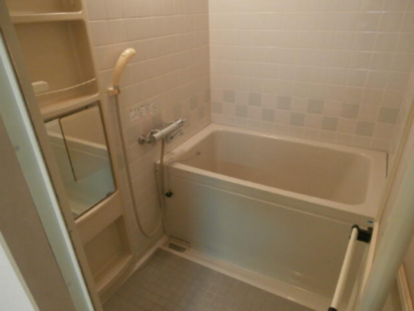 夷隅郡御宿町須賀、マンションの風呂画像です