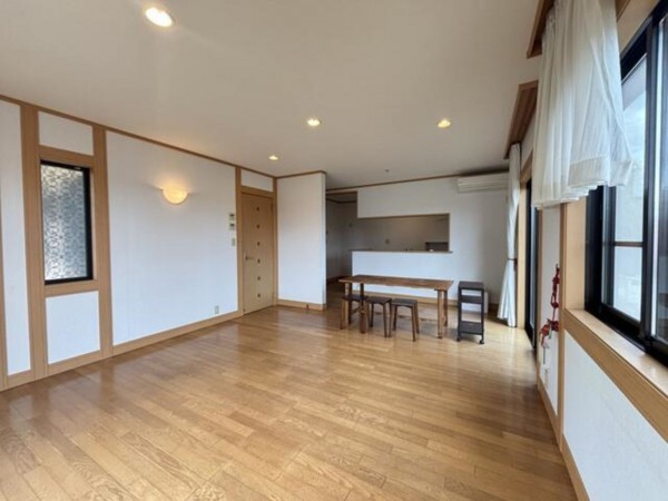 いすみ市岬町、中古一戸建ての居間画像です