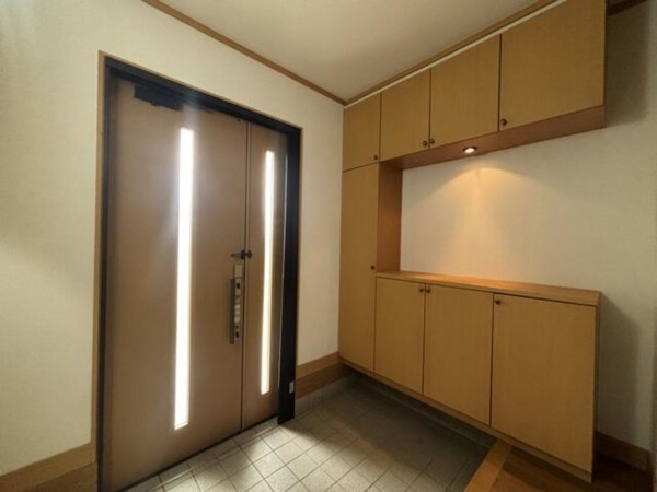 いすみ市岬町、中古一戸建ての玄関画像です