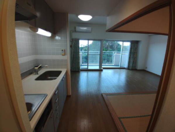 勝浦市部原、マンションの画像です