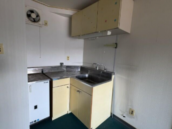 勝浦市墨名、マンションのキッチン画像です