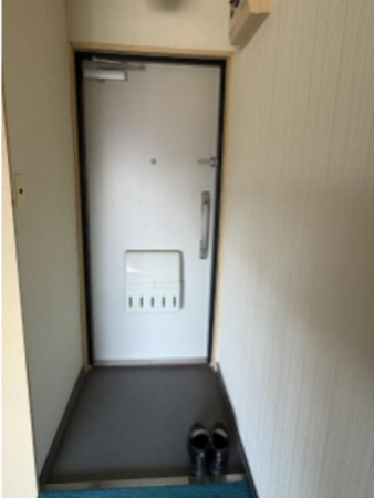 勝浦市墨名、マンションの玄関画像です