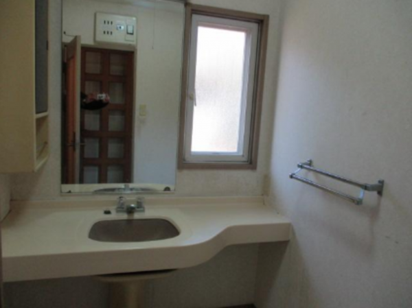 長生郡長南町長南、中古一戸建ての洗面画像です