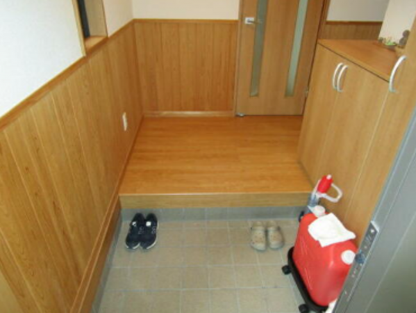 いすみ市山田、中古一戸建ての玄関画像です