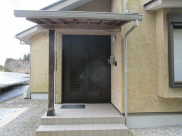いすみ市山田、中古一戸建ての玄関画像です