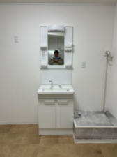 勝浦市墨名、マンションの洗面画像です