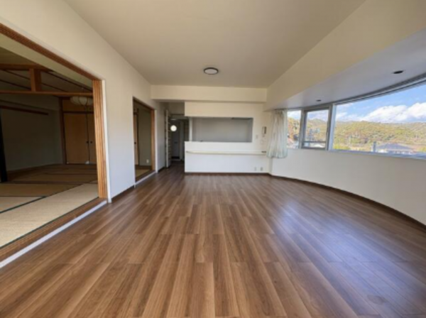 勝浦市興津、マンションの画像です