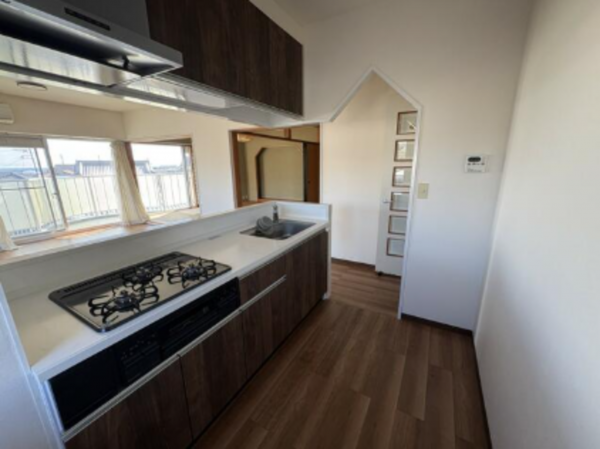 勝浦市興津、マンションのキッチン画像です