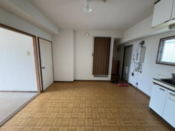 勝浦市沢倉、マンションの画像です