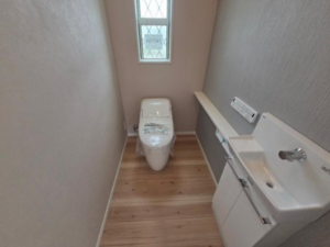 いすみ市苅谷、新築一戸建てのトイレ画像です