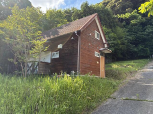 勝浦市中倉、中古一戸建ての外観画像です