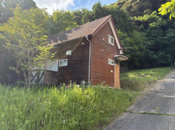 勝浦市中倉、中古一戸建ての外観画像です